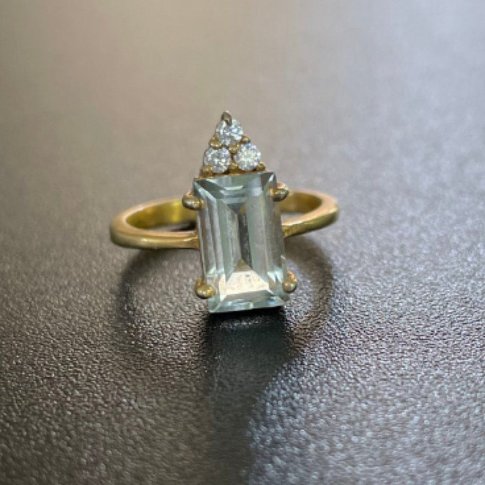 MIREYA GREEN AMETHYST RING (sz 6) - gold band